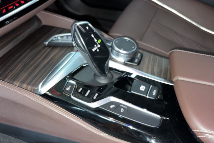Used BMW 5 Series 2019 Facelifted 530Li Luxury Edition Premium Package Interior 3