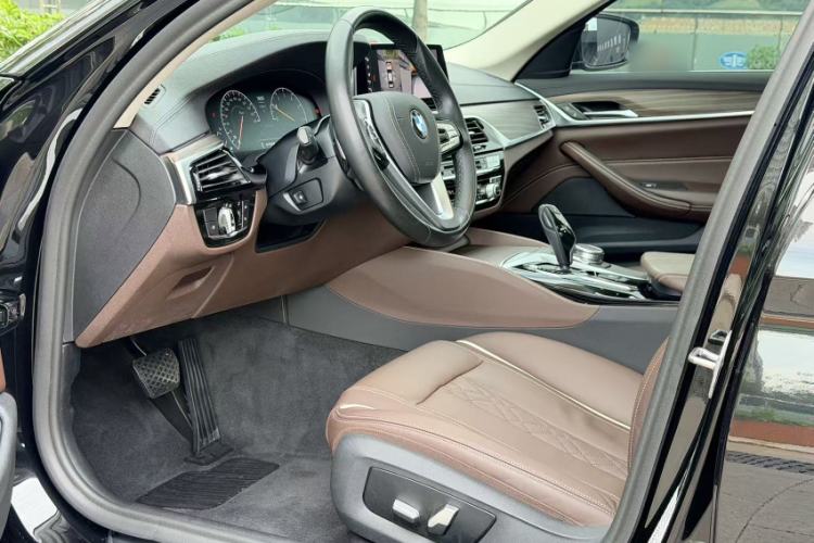 Used BMW 5 Series 2019 Facelifted 530Li Leading Edition Luxury Package Interior 3