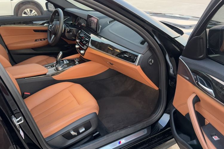 Used BMW 5 Series 2019 530Li Leading Model M Sport Package Interior 3