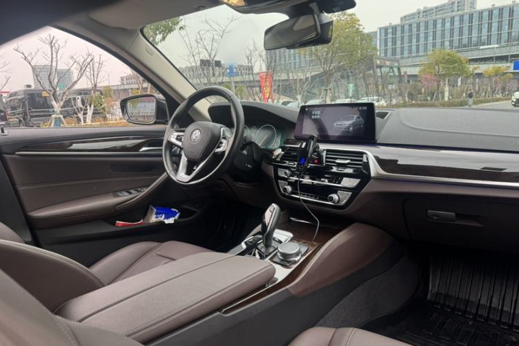 Used BMW 5 Series 2019 Facelifted 525Li Luxury Package Interior 3