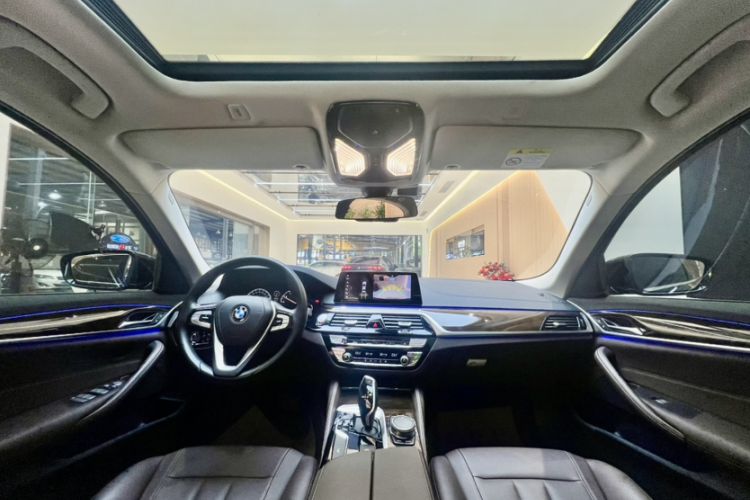 Used BMW 5 Series 2019 525Li Luxury Package Interior 3