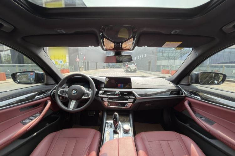 Used BMW 5 Series 2019 530Li Luxury Edition M Sport Package Interior 3