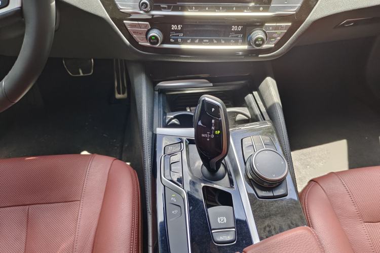 Used BMW 5 Series 2019 Restyled 530Li Luxury Edition M Sport Package Interior 4