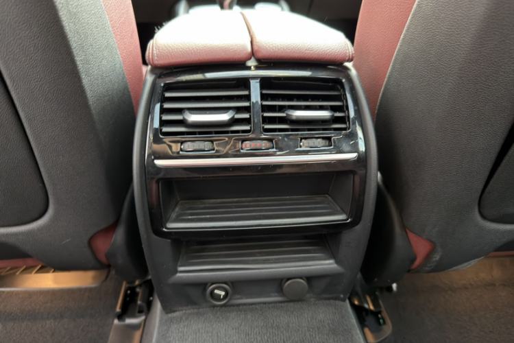 Used BMW 5 Series 2019 Facelifted 530Li Leading Edition M Sport Package Interior 4
