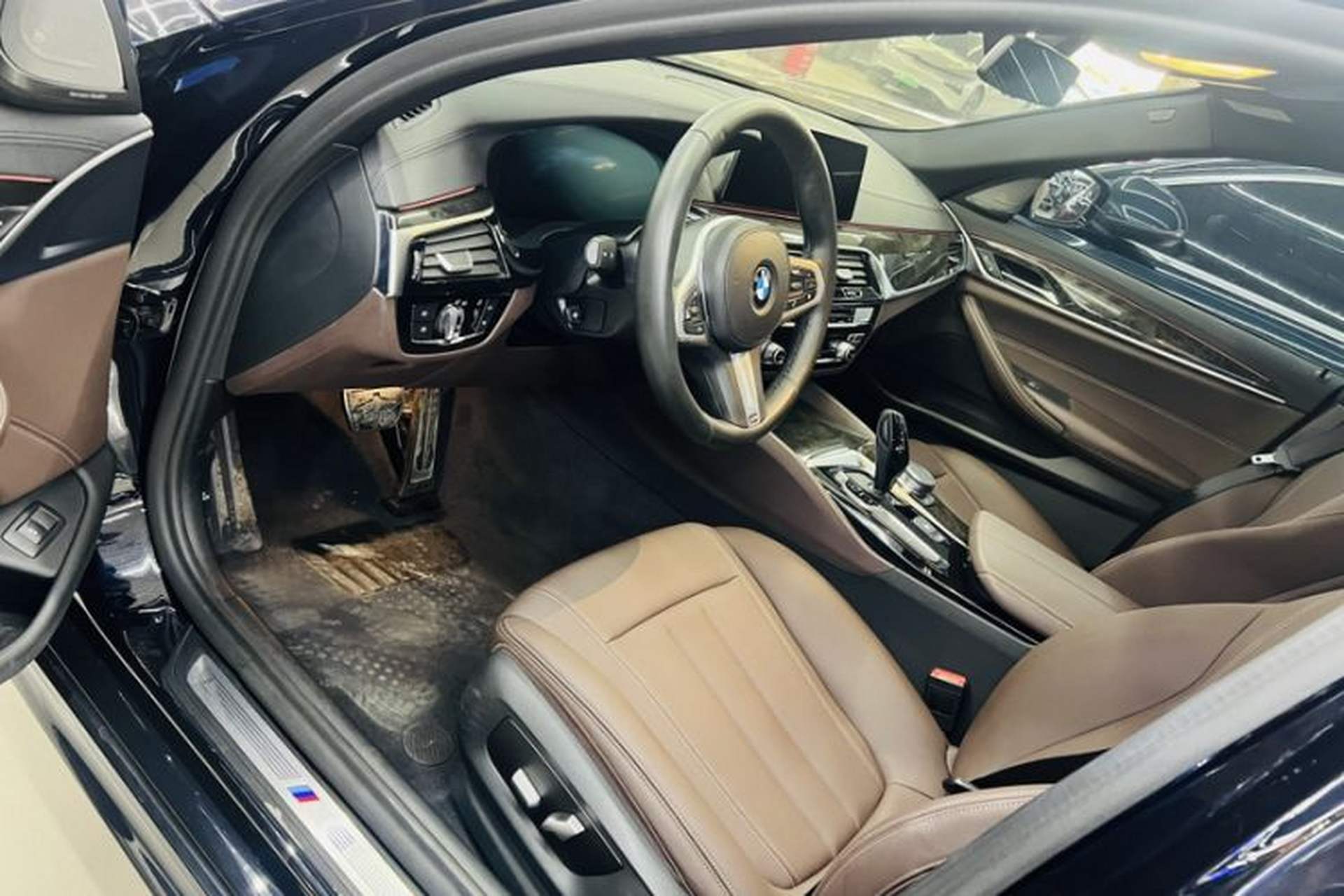 Used BMW 5 Series 2019 525Li M Sport Package Interior 4