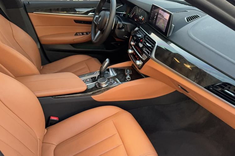 Used BMW 5 Series 2019 530Li Leading Model M Sport Package Interior 4