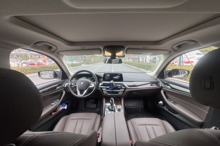 Used BMW 5 Series 2019 Facelifted 525Li Luxury Package Interior 5