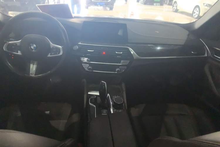 Used BMW 5 Series 2019 Restyled 525Li M Sport Package Interior 5