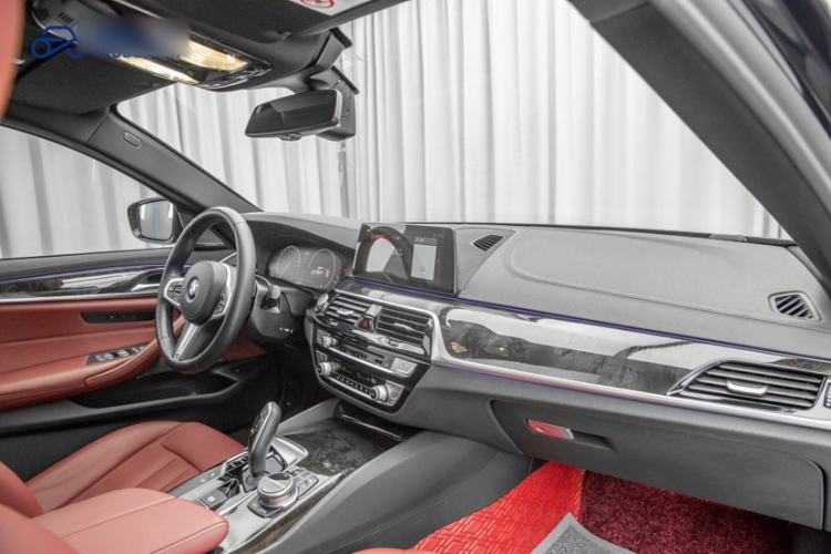 Used BMW 5 Series 2019 530Li xDrive M Sport Package Interior 5