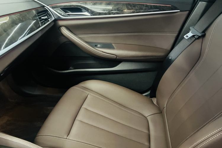Used BMW 5 Series 2019 525Li M Sport Package Interior 6