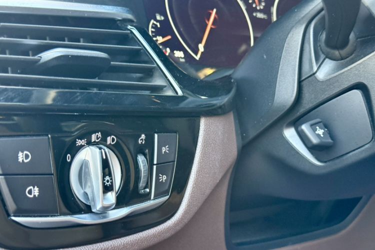 Used BMW 5 Series 2019 525Li M Sport Package Interior 8