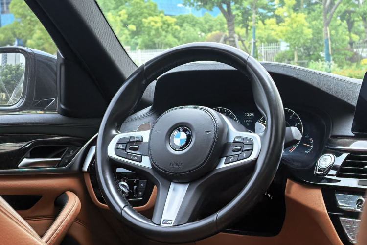 Used BMW 5 Series 2019 Facelifted 530Li Leading Edition M Sport Package Interior 8