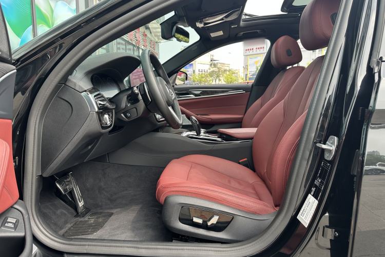 Used BMW 5 Series 2019 Restyled 530Li Luxury Edition M Sport Package Interior 8