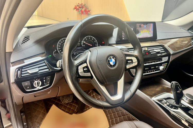 Used BMW 5 Series 2019 525Li Luxury Package Interior 8