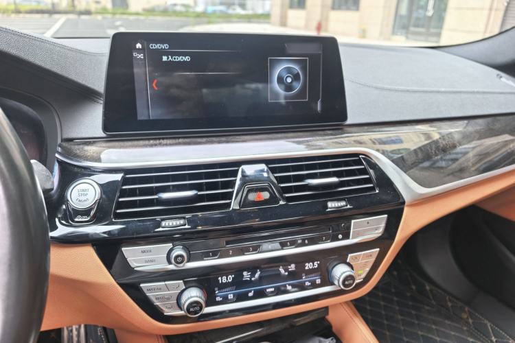 Used BMW 5 Series 2019 Facelifted 530Li Leading Edition M Sport Package Interior 9