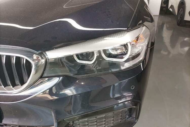 Used BMW 5 Series 2019 Facelifted 530Li Leading Edition M Sport Package Left Front Headlight