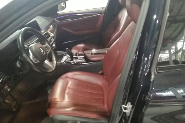 Used BMW 5 Series 2019 530Li Leading Model M Sport Package Left Front Seat
