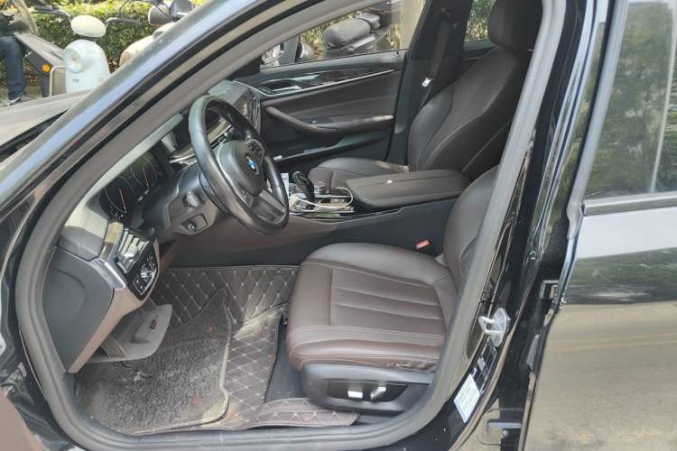 Used BMW 5 Series 2019 525Li M Sport Package Left Front Seat