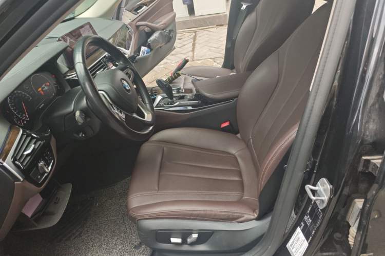 Used BMW 5 Series 2019 525Li Luxury Package Left Front Seat