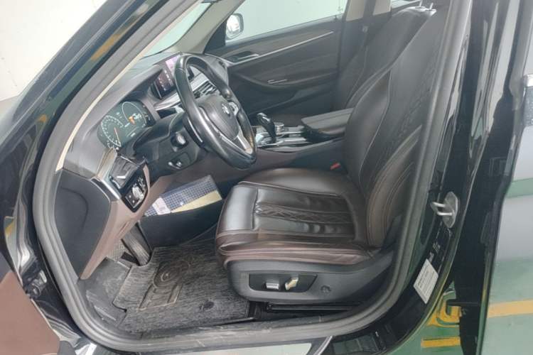 Used BMW 5 Series 2019 530Li Leading Model Luxury Package Left Front Seat