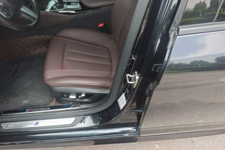 Used BMW 5 Series 2019 Restyled 525Li M Sport Package Left Front Seat
