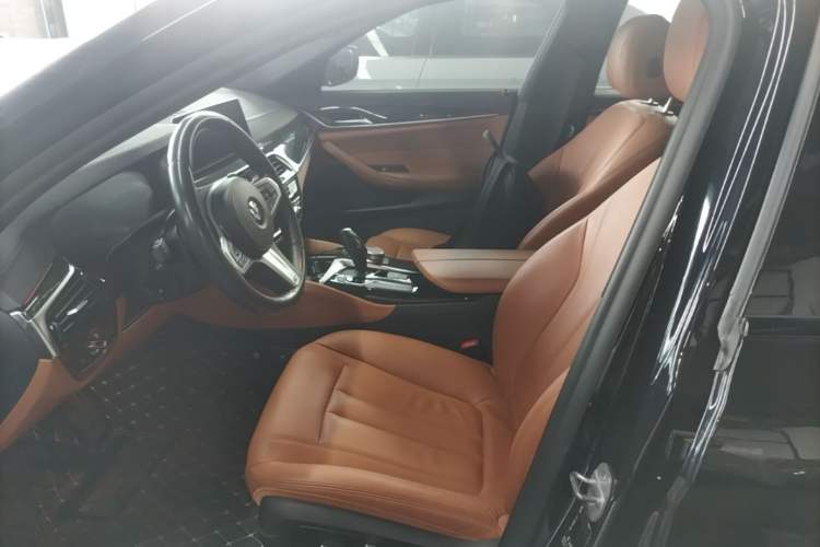 Used BMW 5 Series 2019 Facelifted 530Li Leading Edition M Sport Package Left Front Seat