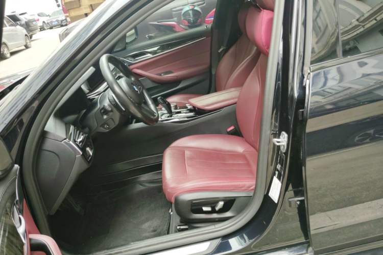 Used BMW 5 Series 2019 Restyled 530Li Luxury Edition M Sport Package Left Front Seat
