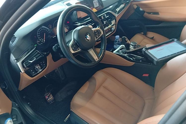 Used BMW 5 Series 2019 530Li Leading Model M Sport Package Left Front Seat