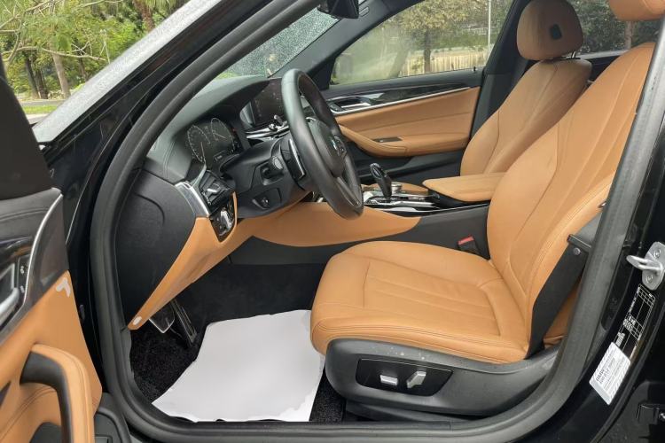 Used BMW 5 Series 2019 530Li Leading Model M Sport Package Left Front Seat
