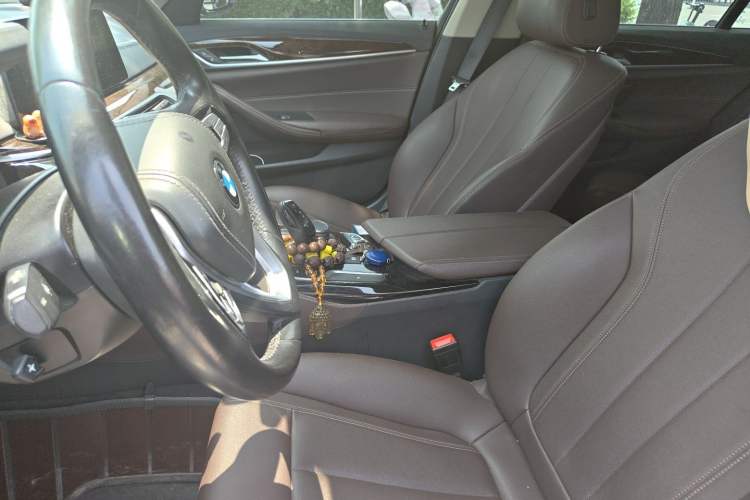 Used BMW 5 Series 2019 525Li Luxury Package Left Front Seat
