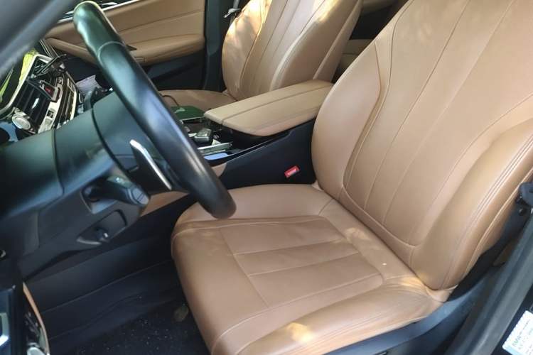Used BMW 5 Series 2019 Restyled 530Li Luxury Edition M Sport Package Left Front Seat