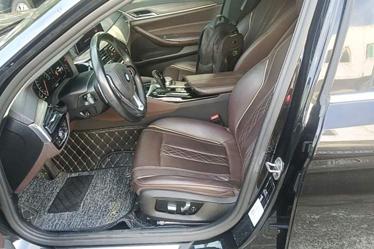 Used BMW 5 Series 2019 530Li Leading Model Luxury Package Left Front Seat