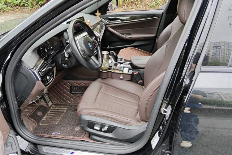 Used BMW 5 Series 2019 525Li M Sport Package Left Front Seat