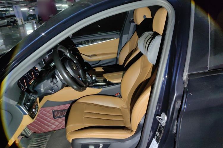 Used BMW 5 Series 2019 530Li Leading Model M Sport Package Left Front Seat