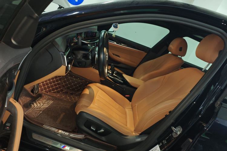 Used BMW 5 Series 2019 530Li Leading Model M Sport Package Left Front Seat