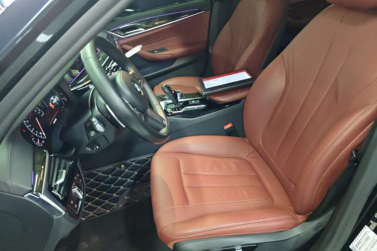 Used BMW 5 Series 2019 530Li Leading Model M Sport Package Left Front Seat