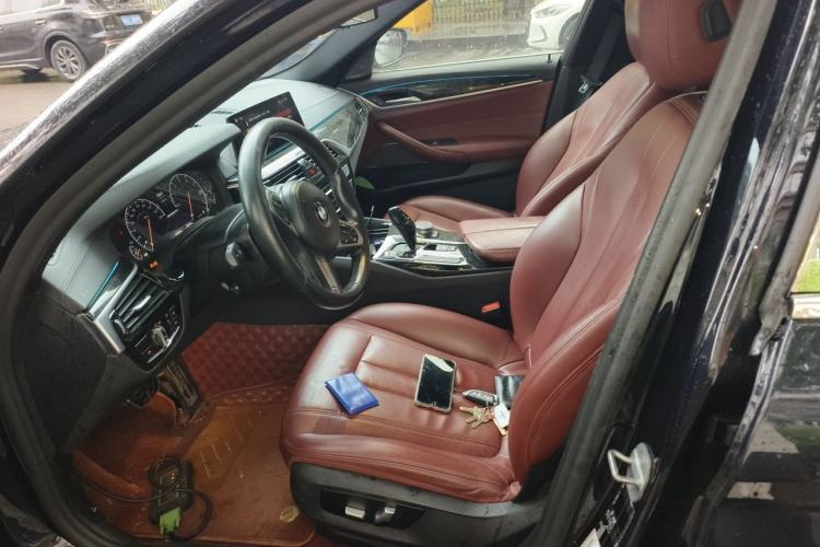 Used BMW 5 Series 2019 Facelifted 530Li Leading Edition M Sport Package Left Front Seat