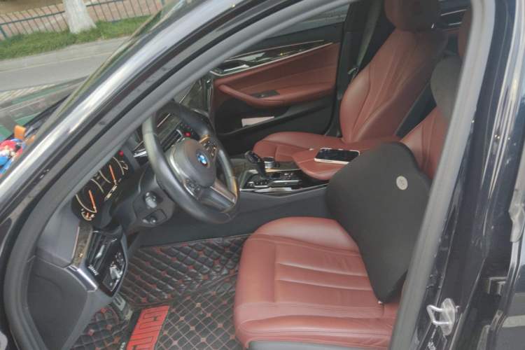 Used BMW 5 Series 2019 Facelifted 530Li Leading Edition M Sport Package Left Front Seat