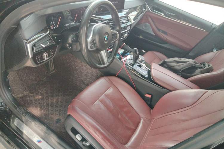 Used BMW 5 Series 2019 530Li Leading Model M Sport Package Left Front Seat