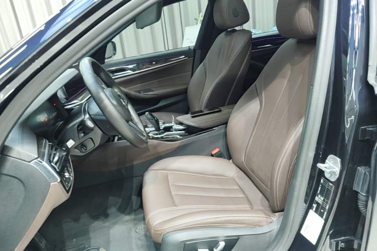 Used BMW 5 Series 2019 525Li M Sport Package Left Front Seat