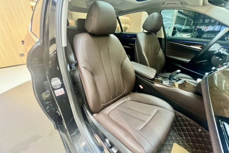 Used BMW 5 Series 2019 525Li Luxury Package Left Front Seat