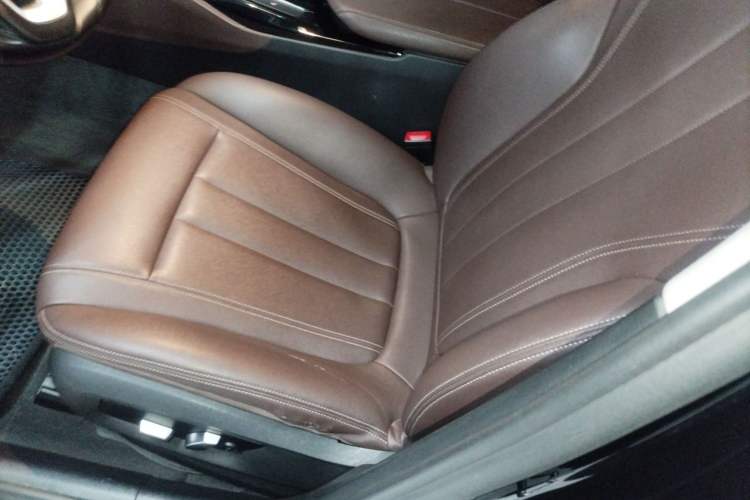 Used BMW 5 Series 2019 525Li Luxury Package Left Front Seat