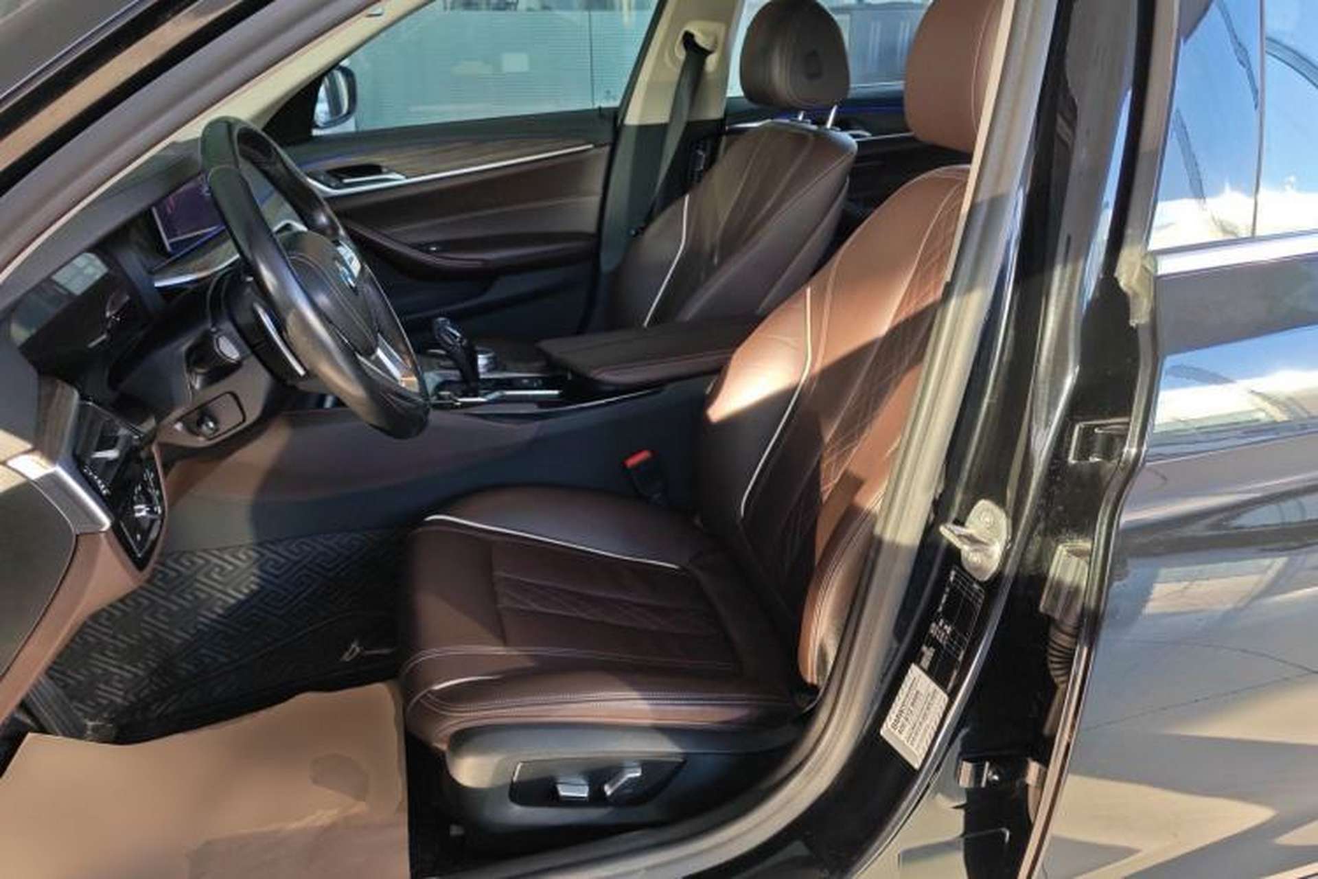 Used BMW 5 Series 2019 Facelifted 530Li Leading Edition Luxury Package Left Front Seat