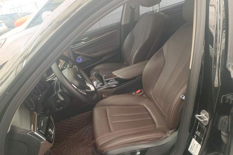 Used BMW 5 Series 2019 525Li Luxury Package Left Front Seat