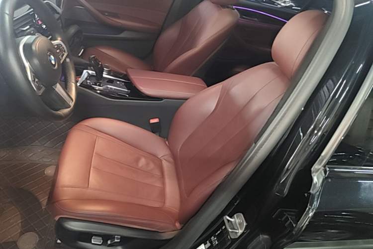 Used BMW 5 Series 2019 Restyled 530Li Luxury Edition M Sport Package Left Front Seat
