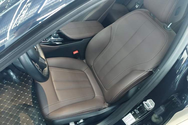 Used BMW 5 Series 2019 Restyled 525Li M Sport Package Left Front Seat