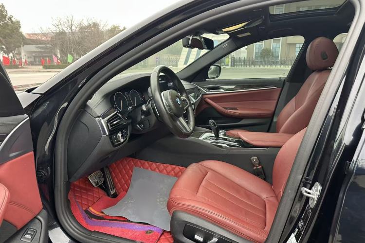 Used BMW 5 Series 2019 530Li Leading Model M Sport Package Left Front Seat