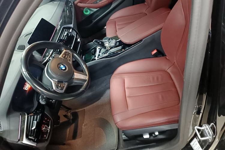 Used BMW 5 Series 2019 Facelifted 530Li Leading Edition M Sport Package Left Front Seat