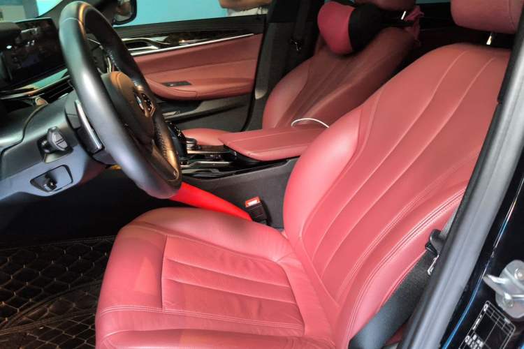 Used BMW 5 Series 2019 Restyled 530Li Luxury Edition M Sport Package Left Front Seat