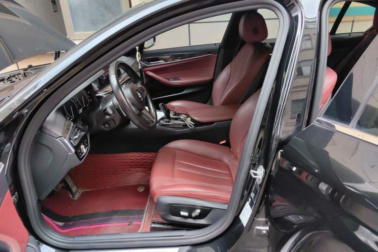 Used BMW 5 Series 2019 530Li Leading Model M Sport Package Left Front Seat